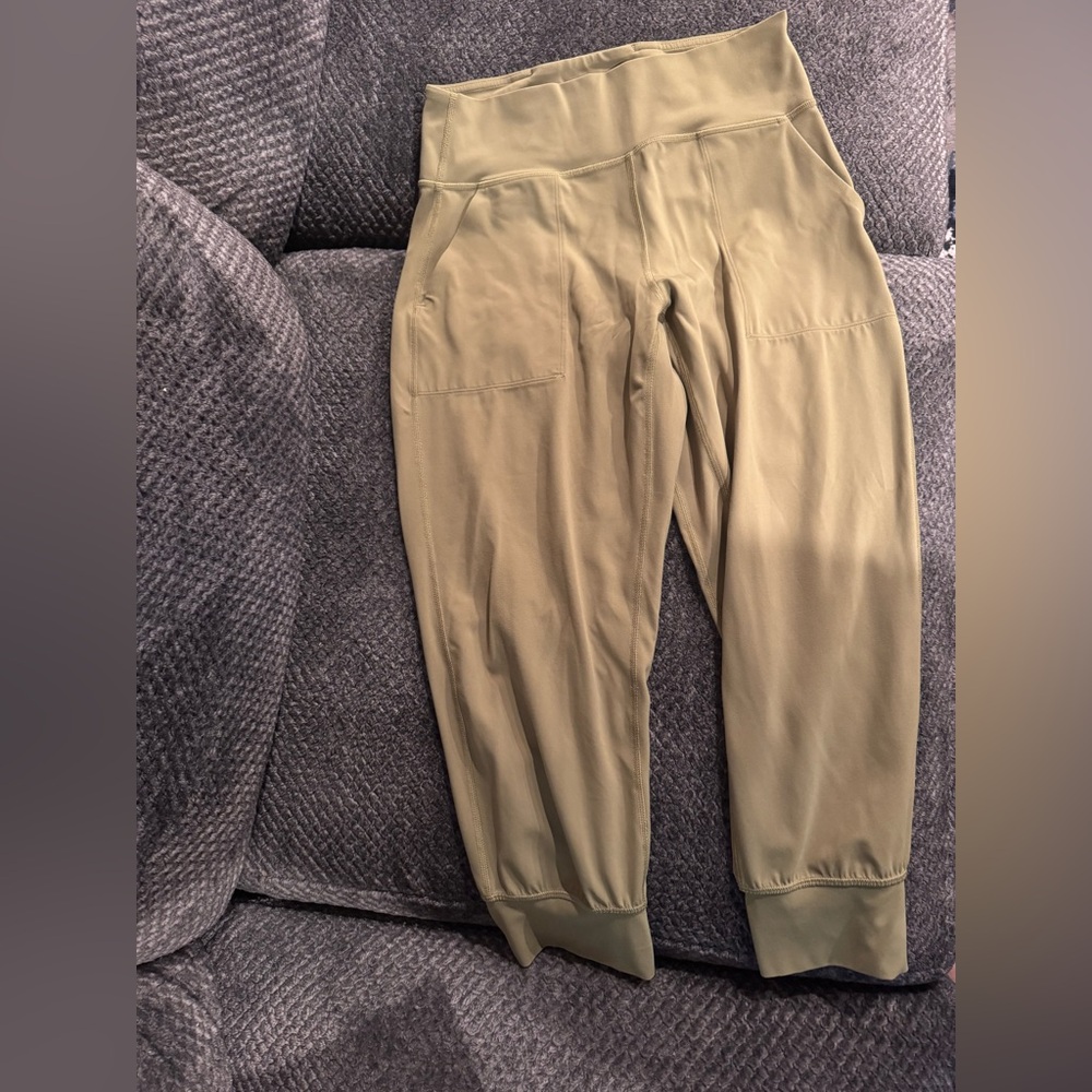 Olive green lululemon align jogger crop size 8.